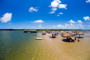 As 12 praias mais lindas de Sergipe em fotos